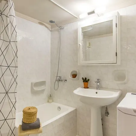 Nautilus Charm Center With Veranda