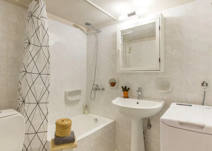 Nautilus Charm Center With Veranda